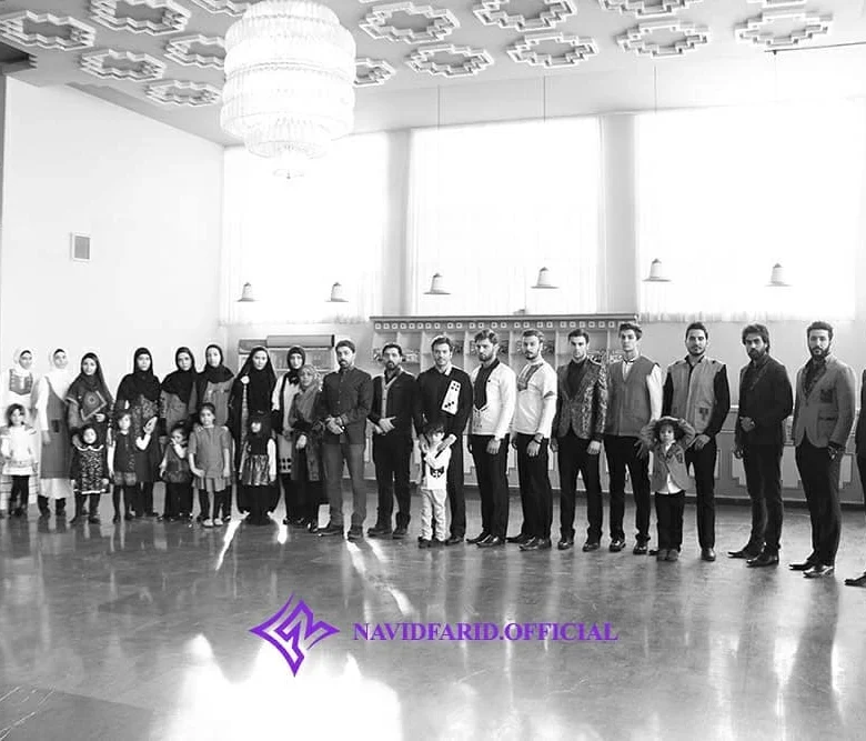 پشت صحنه نمایش زنده لباس