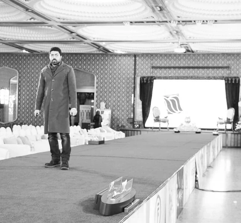 نمایش زنده لباس و پرفرمنس -اولین شو برگزار شده در هتل استقلال تهران