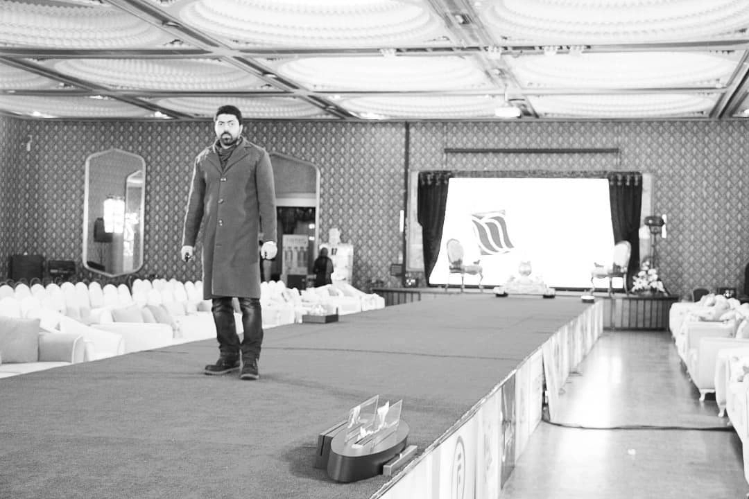 نمایش زنده لباس و پرفرمنس -اولین شو برگزار شده در هتل استقلال تهران