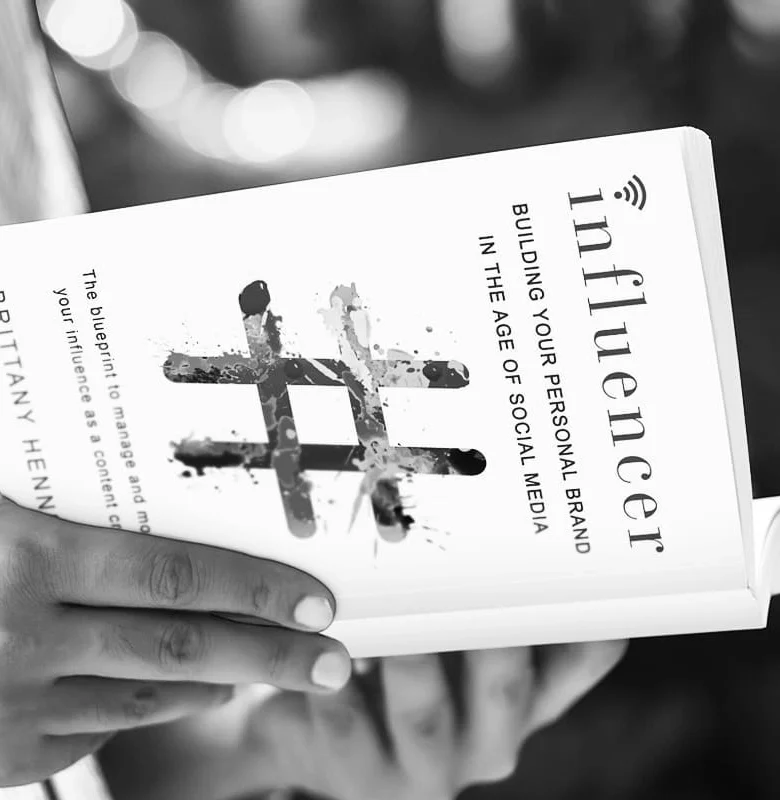 کتاب اینفلوئنسر: برندسازی شخصی در عصر رسانه‌های اجتماعی